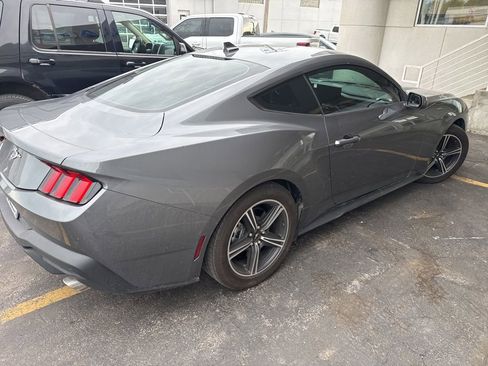 Used 2024 Ford Mustang Coupe RWD image 4