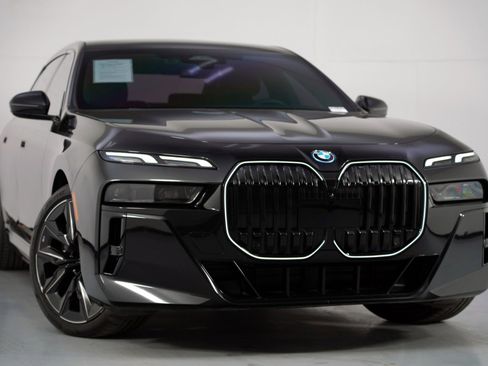 Used 2024 BMW i7 eDrive50 w/ M Sport Package image 4