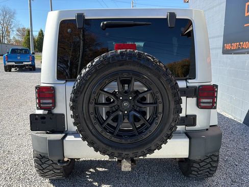 Used 2012 Jeep Wrangler Unlimited Sahara w/ Connectivity Group image 4