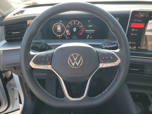 New 2026 Volkswagen Tiguan SE FWD image 20