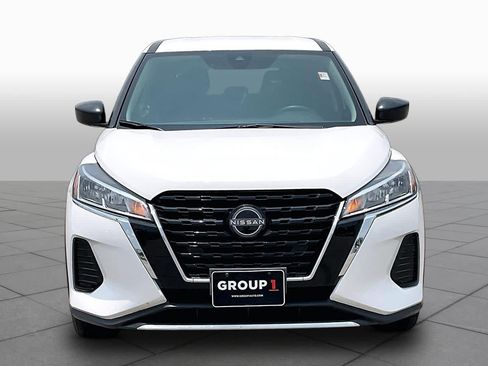 Used 2024 Nissan Kicks S FWD image 4