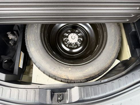 Used 2015 Toyota RAV4 Limited w/ Technology Package image 7