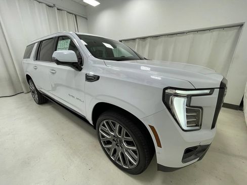 New 2026 GMC Yukon XL Denali Ultimate AWD/4WD image 3