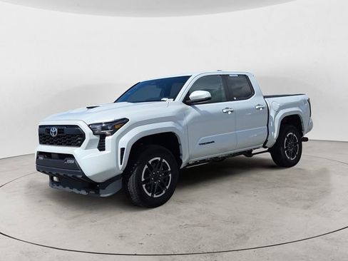 Used 2025 Toyota Tacoma TRD Sport w/ TRD Sport Upgrade Package AWD/4WD image 1
