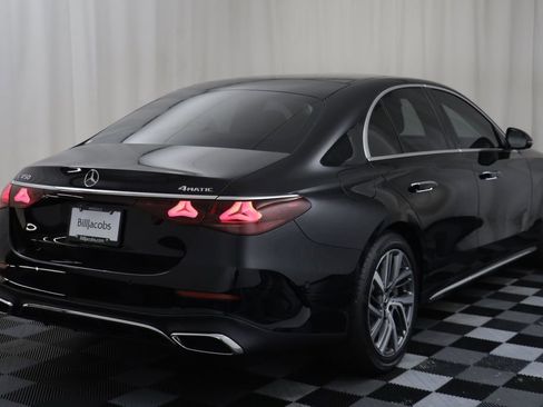 Used 2025 Mercedes-Benz E 450 4MATIC Sedan image 18