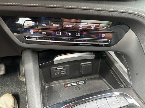 Certified 2023 Buick Envision Avenir AWD/4WD image 27