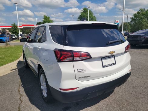 Used 2023 Chevrolet Equinox LS w/ LS Convenience Package FWD image 5