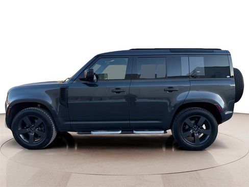 Used 2023 Land Rover Defender 110 S image 2