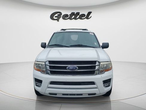 Used 2017 Ford Expedition XLT RWD image 2