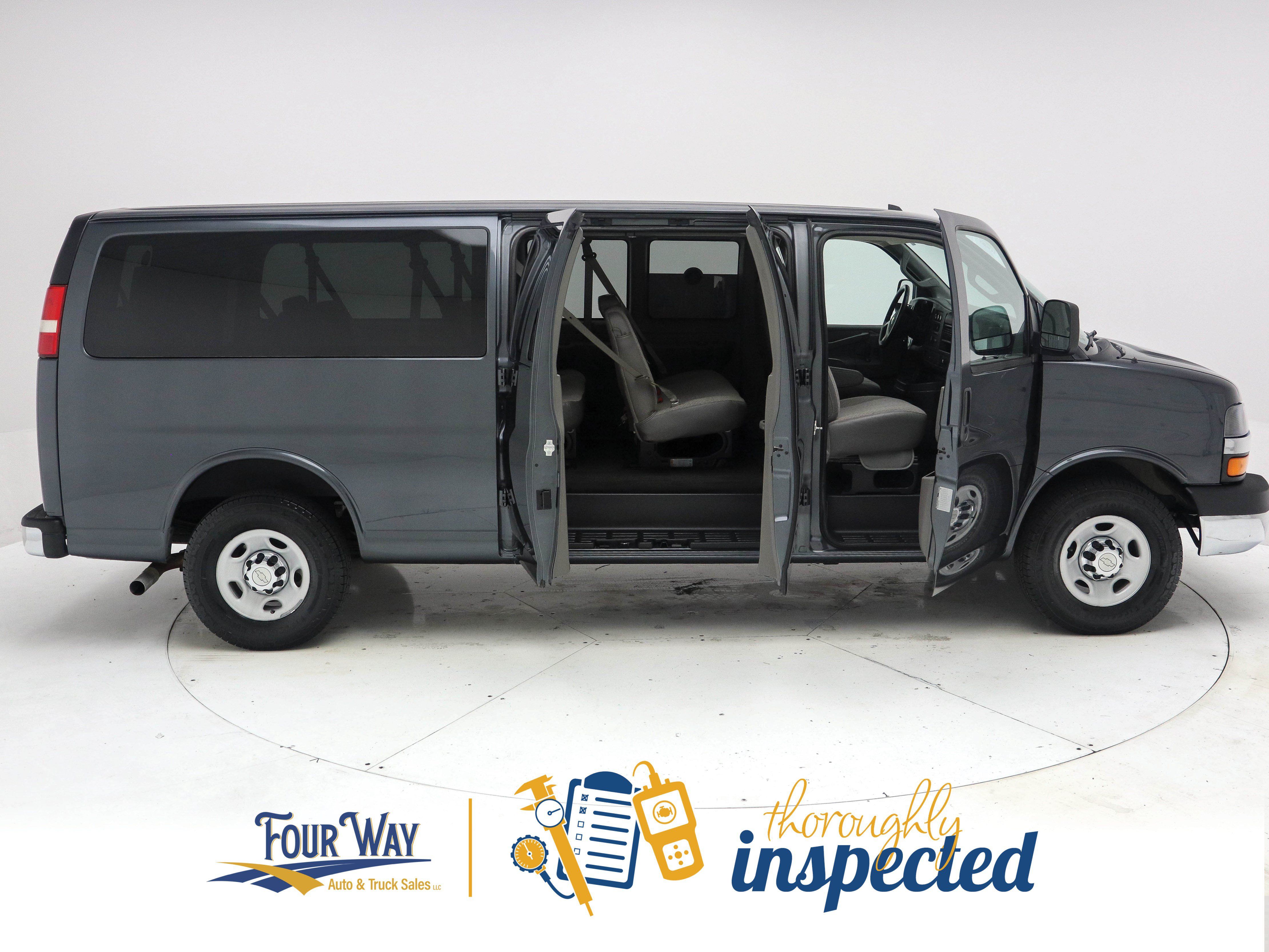 Used 2016 Chevrolet Express 3500 LT w/ LT Preferred Equipment Group RWD image 3