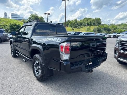 Used 2023 Toyota Tacoma TRD Off-Road w/ Technology Package AWD/4WD image 4