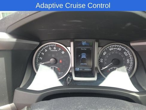 Used 2022 Toyota Tacoma Limited w/ Nightshade Package AWD/4WD image 9