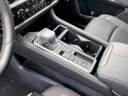 New 2026 Nissan Pathfinder SL FWD image 11