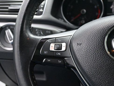 Used 2018 Volkswagen Passat 2.0T SE image 18