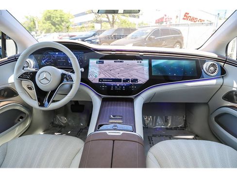 Used 2023 Mercedes-Benz EQS 580 4MATIC Sedan image 10