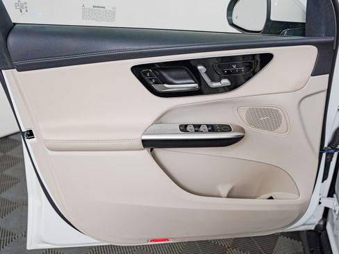 Certified 2023 Mercedes-Benz GLC 300 image 19