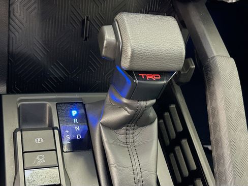 Used 2025 Toyota Tacoma TRD Off-Road image 25