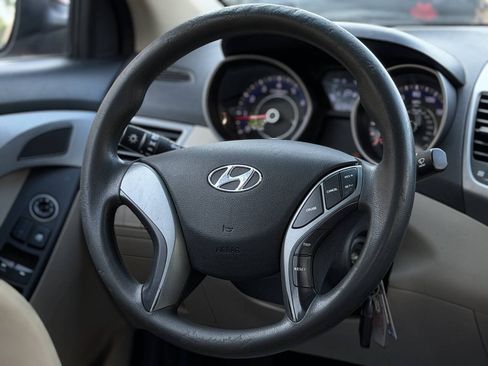 Used 2016 Hyundai Elantra SE FWD image 15