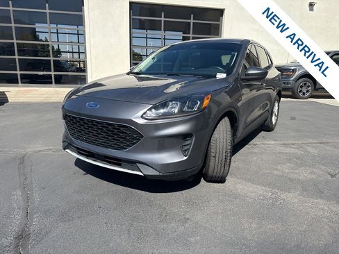 Used 2021 Ford Escape SE FWD image 3