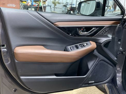 Used 2022 Subaru Outback Touring AWD/4WD image 12