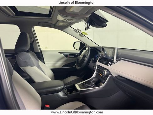 Used 2019 Toyota RAV4 XLE image 16