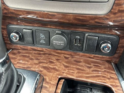 Used 2019 Nissan Armada Platinum w/ Captain's Chairs Package AWD/4WD image 12