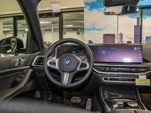 Used 2026 BMW X5 xDrive50e w/ M Sport Package AWD/4WD image 16