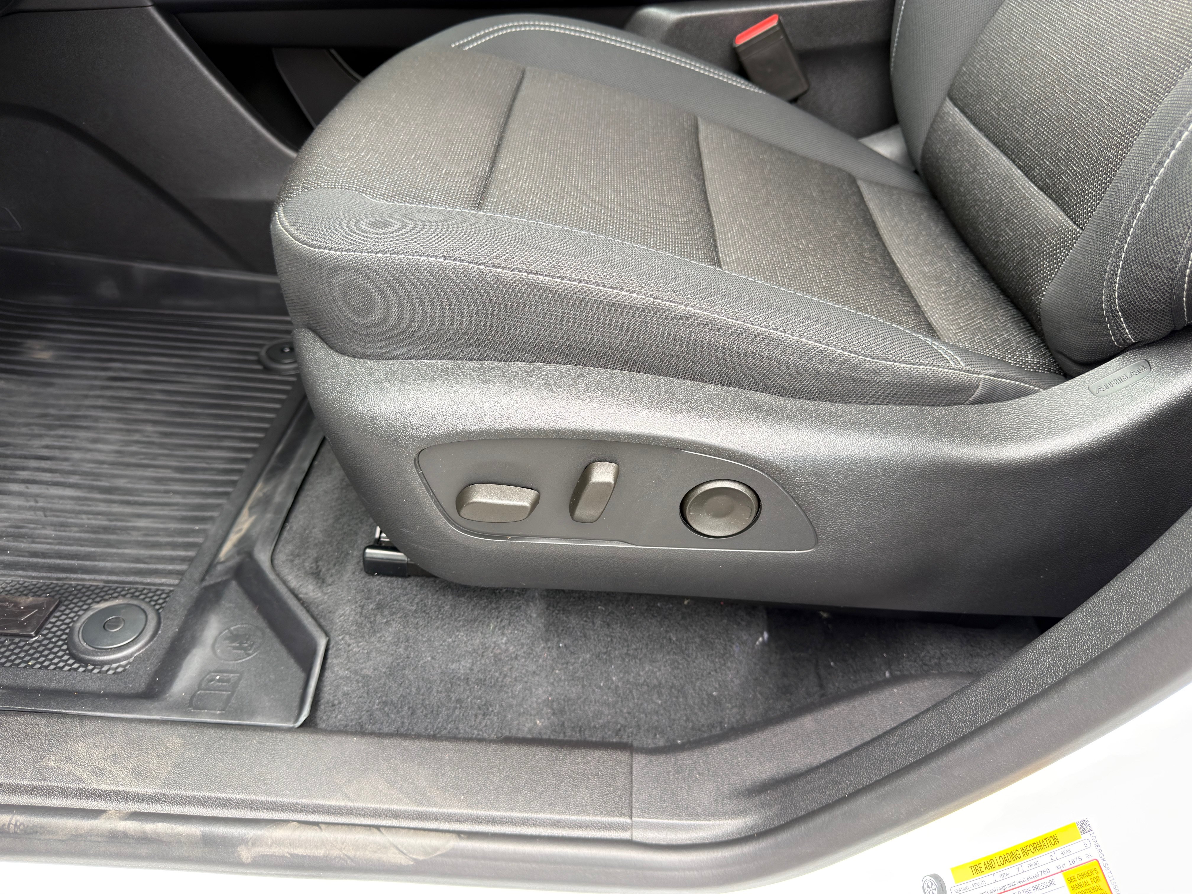 Used 2026 Chevrolet Traverse LT FWD image 28