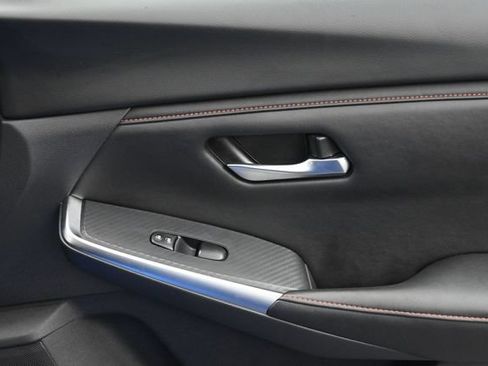 Used 2025 Nissan Sentra SR FWD image 33