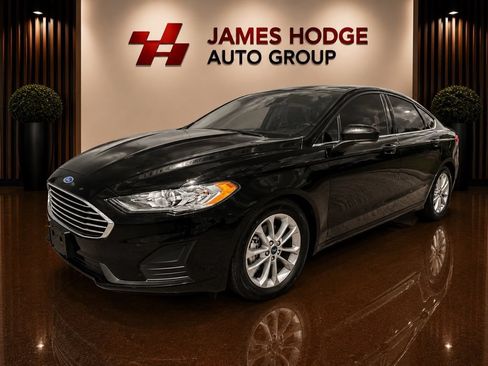 Used 2019 Ford Fusion SE FWD image 1