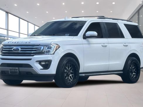 Used 2020 Ford Expedition XLT w/ Equipment Group 202A AWD/4WD image 8