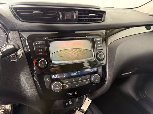 Used 2022 Nissan Rogue Sport SV AWD/4WD image 17