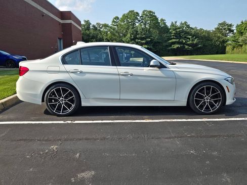 Used 2018 BMW 330i xDrive Sedan AWD/4WD image 9