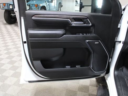 Used 2024 Chevrolet Silverado 2500 LTZ w/ LTZ Convenience Package AWD/4WD image 19