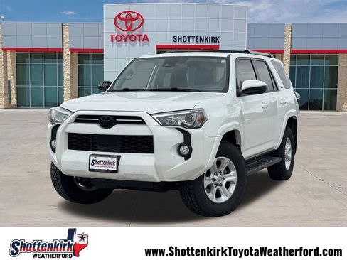 Used 2020 Toyota 4Runner SR5 AWD/4WD image 1