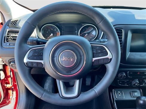 Used 2021 Jeep Compass Latitude image 11