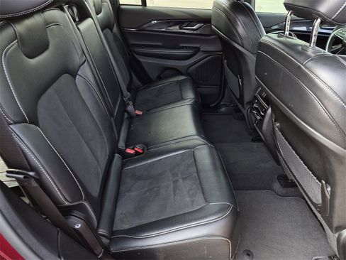 Used 2023 Jeep Grand Cherokee Altitude image 14