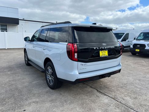 New 2025 Ford Expedition Active RWD image 5