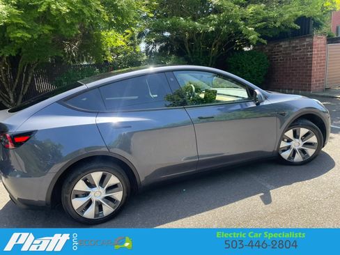 Used 2023 Tesla Model Y Long Range AWD/4WD image 12