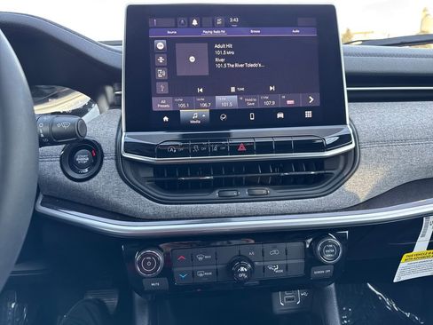 Certified 2023 Jeep Compass Latitude image 21