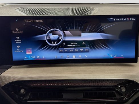 Used 2025 BMW 330i Sedan RWD image 19