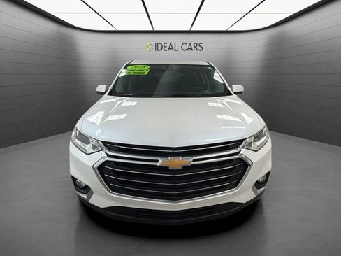 Used 2018 Chevrolet Traverse LT FWD image 2