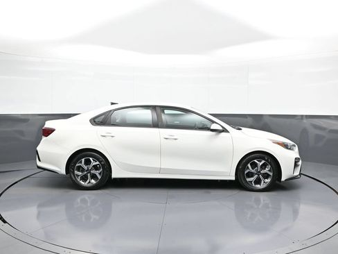 Used 2019 Kia Forte LXS FWD image 5