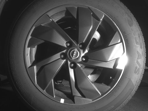 Used 2025 Nissan Rogue SV FWD image 14