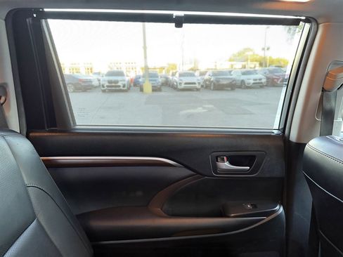 Used 2016 Toyota Highlander Limited image 20