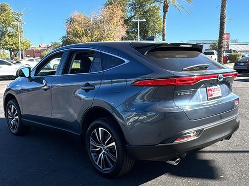 Used 2021 Toyota Venza LE w/ Carpet Mat Package (TMS) image 5