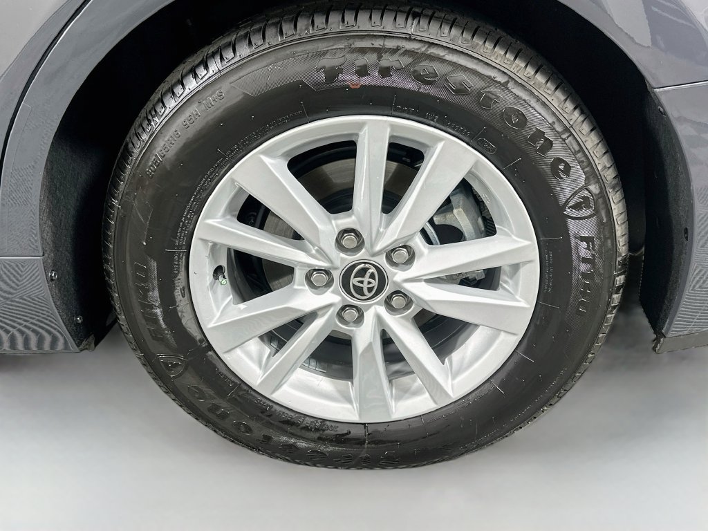 Used 2026 Toyota Camry LE w/ Convenience Package FWD image 29