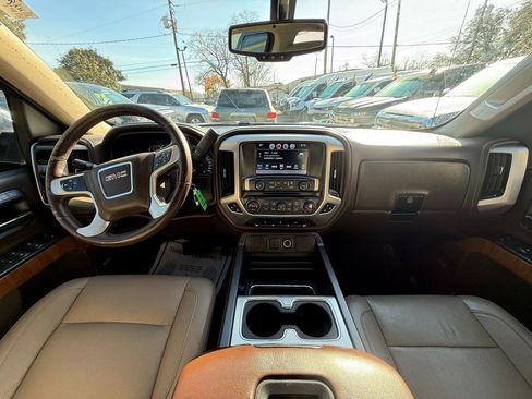 Used 2018 GMC Sierra 1500 SLT w/ SLT Premium Package RWD image 9