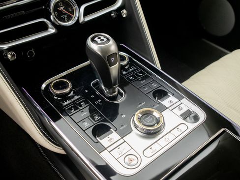 New 2026 Bentley Flying Spur Plug-In Hybrid image 20