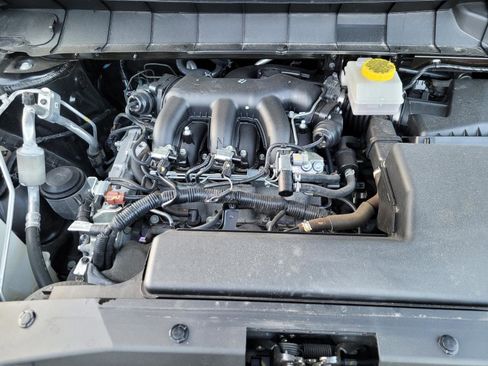 Used 2024 Nissan Pathfinder SV AWD/4WD image 23